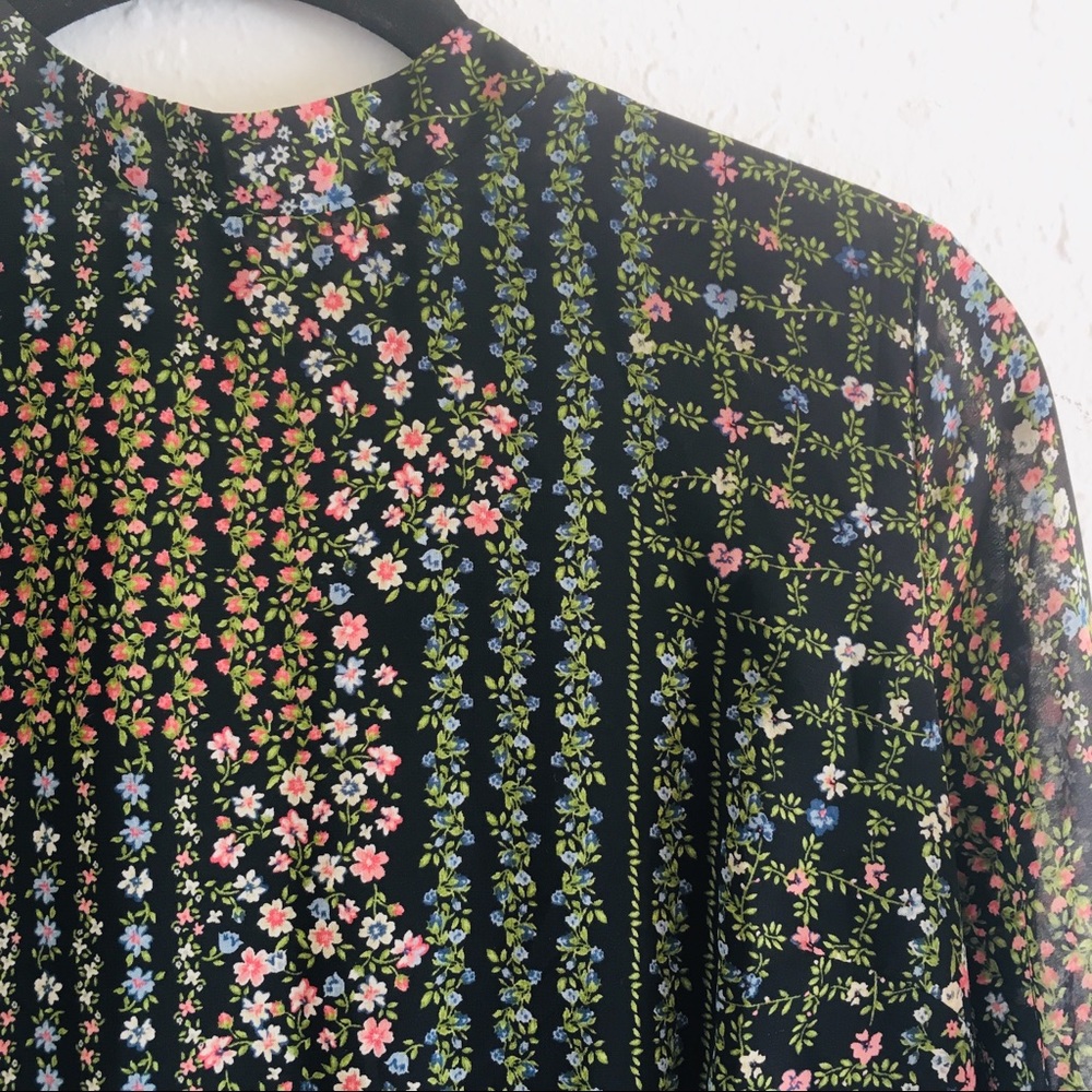 🌻SOLD🌻 on Depop - Picture 5 of 6